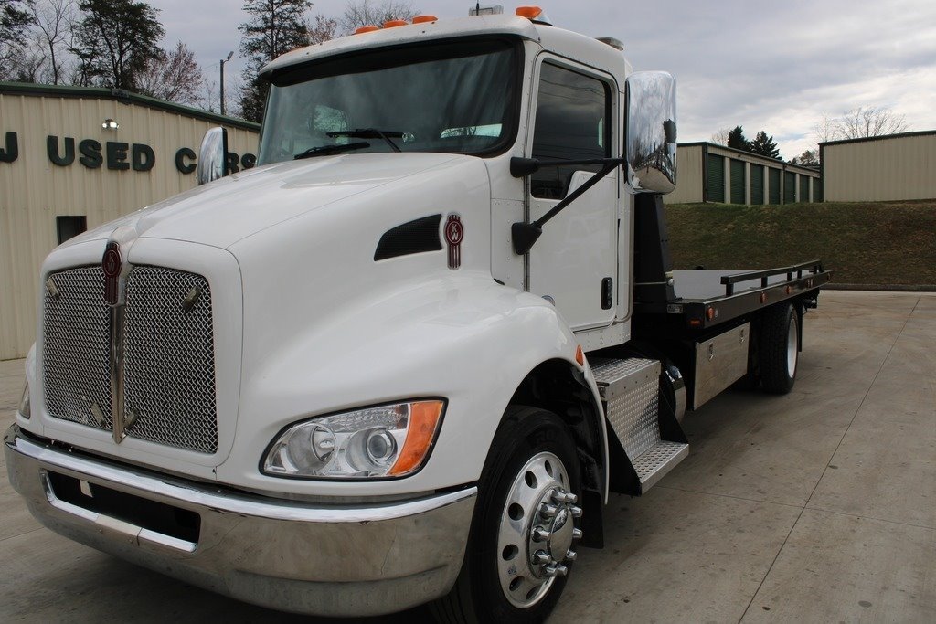2022 Kenworth T270