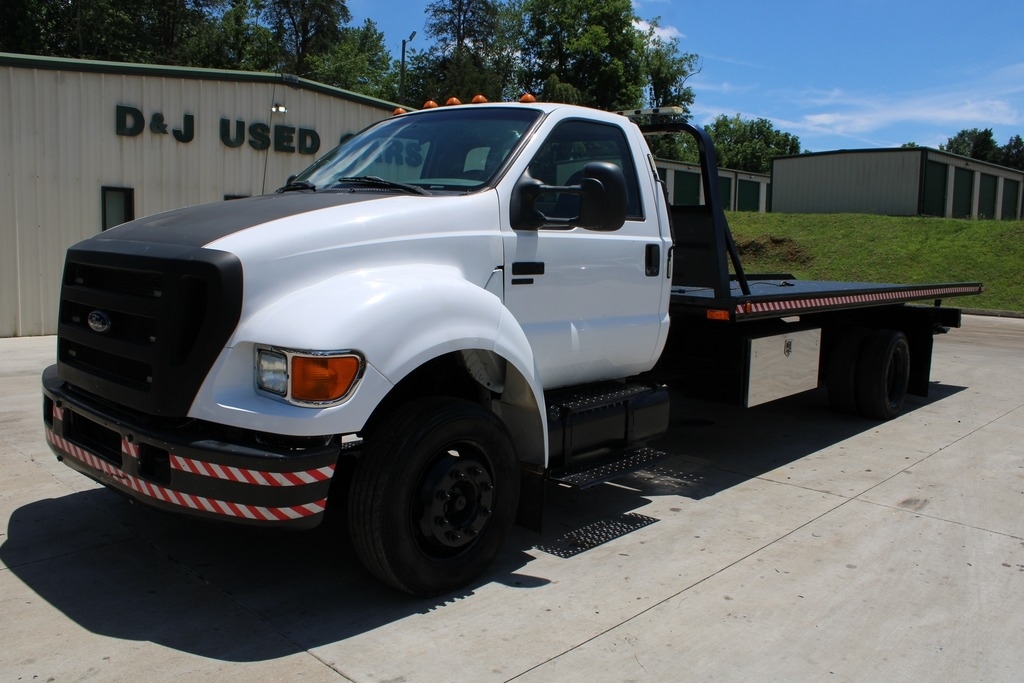 2009 Ford F-650's photo