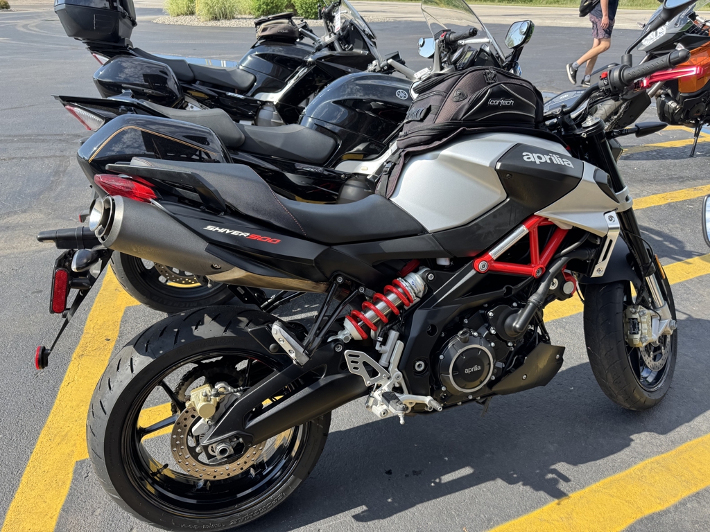 2018 Aprilia SHIVER 900