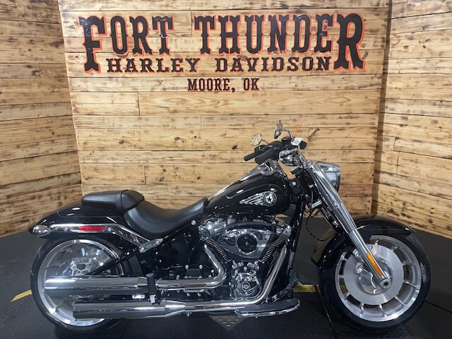 Harley-Davidson® Fat Boy® 2025 FLFB VIVID BLACK