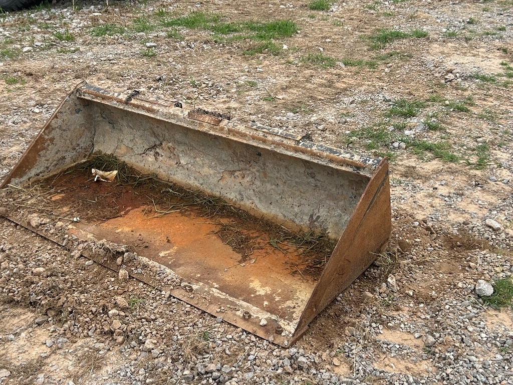 John Deere 72" Smooth Bucket Skid Steer Loader Attachment Bucket