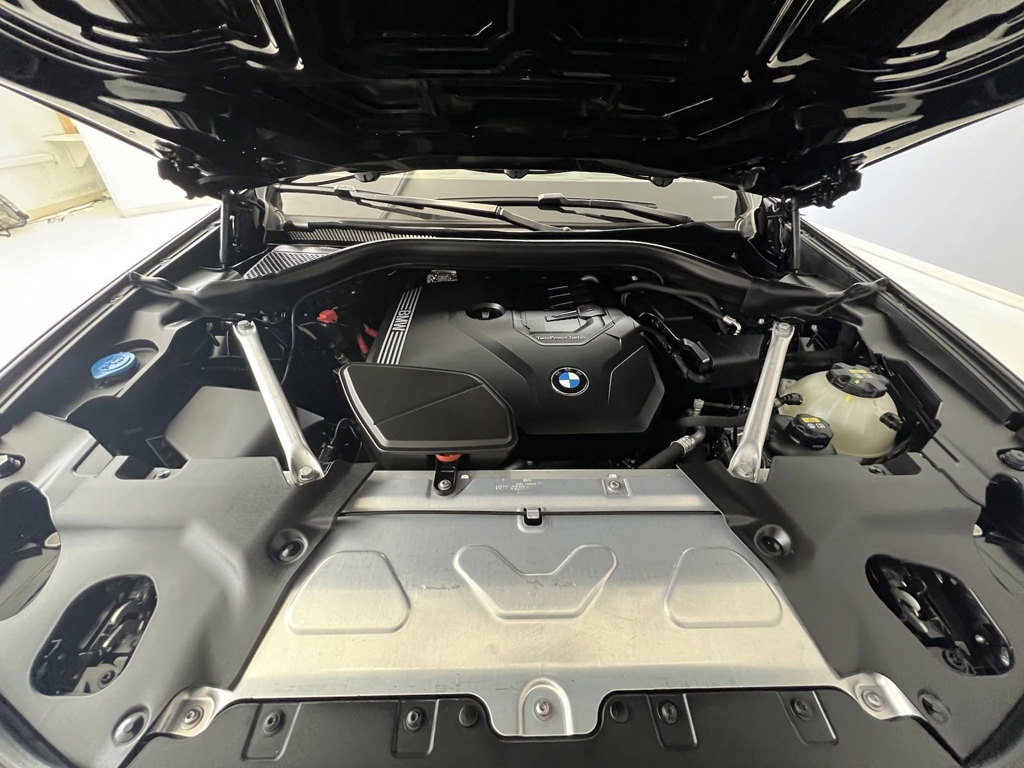2021 BMW X4 xDrive30i photo