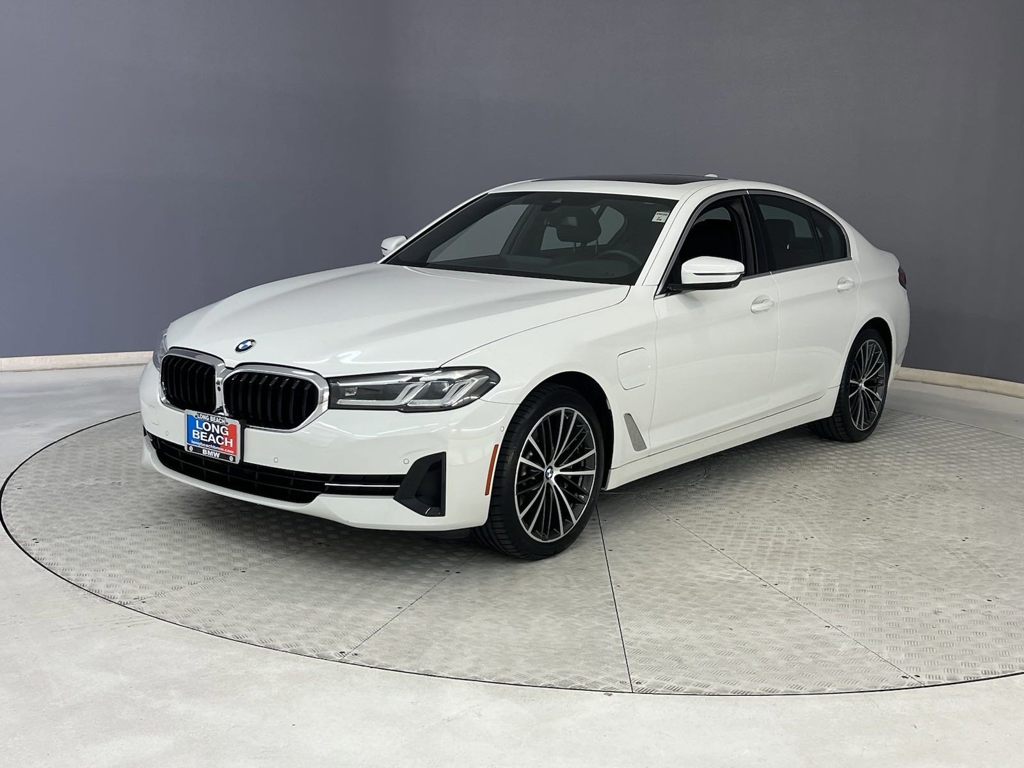 2021 BMW 5-Series 530e photo