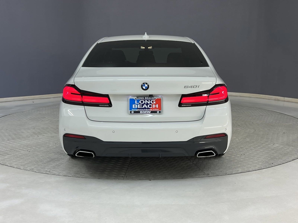2021 BMW 5-Series 540i photo
