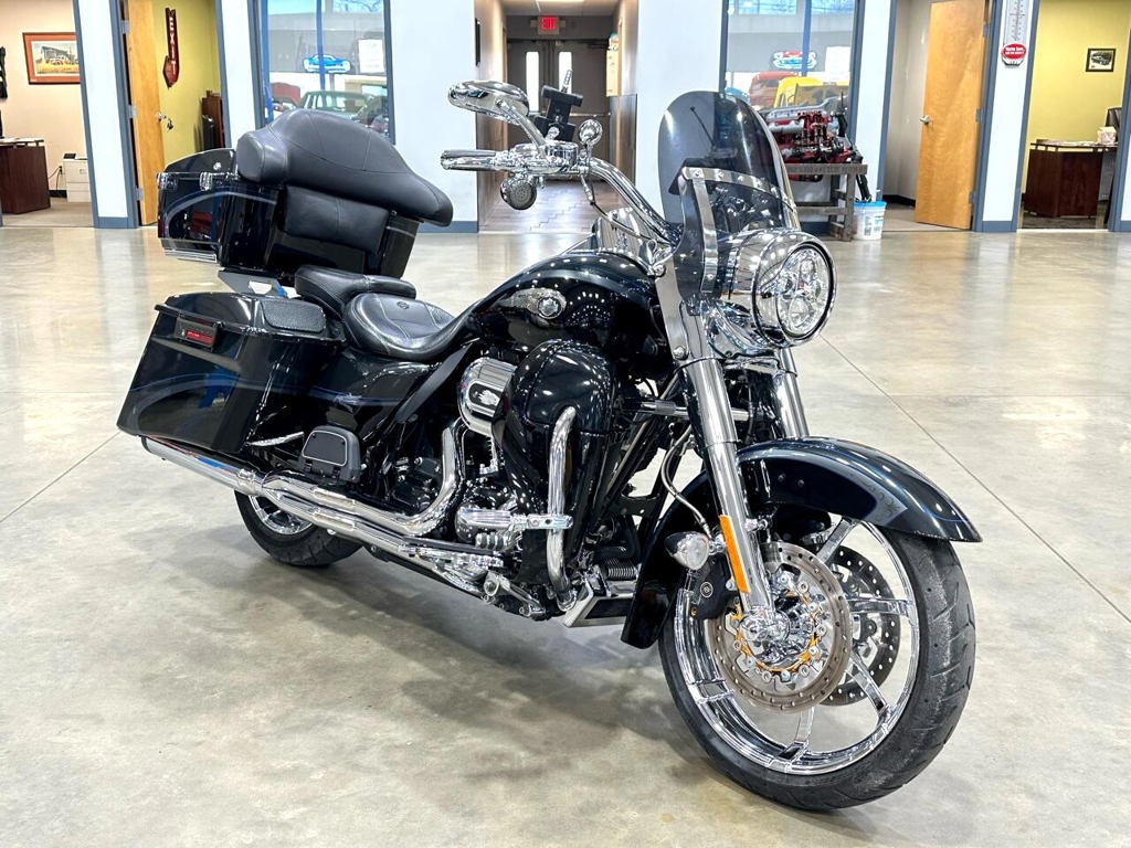 2013 Harley-Davidson® Touring FLHRSE5 V Twin 1802.6