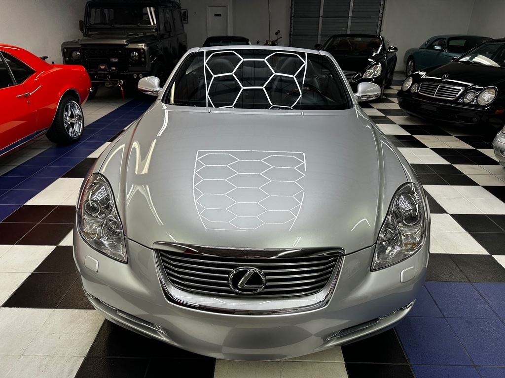 View vehicle photo 4