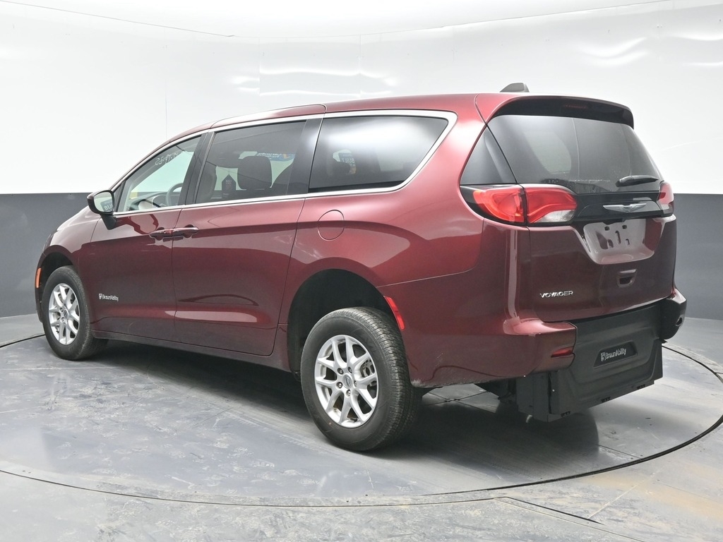 2023 Chrysler Voyager LX Mini-Van