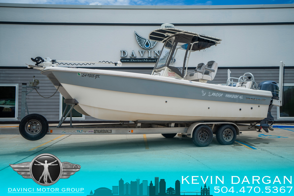 2019 World Cat 230CC Center Console