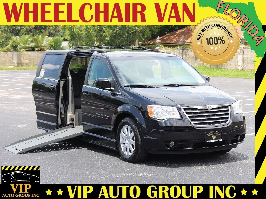 2008 Chrysler Town and Country Touring Mini-Van