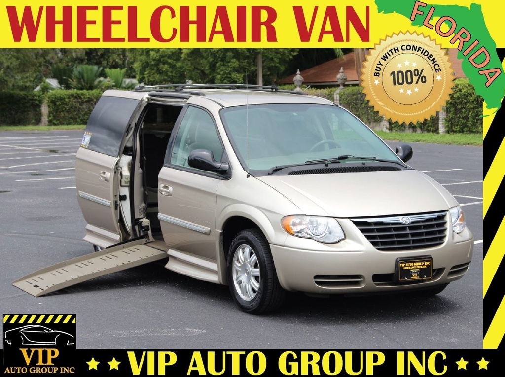 2005 Chrysler Town and Country Touring Mini-Van