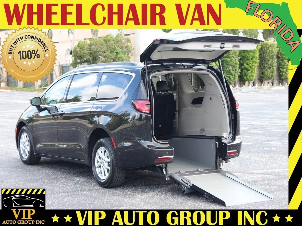2022 Chrysler Pacifica Touring L Mini-Van