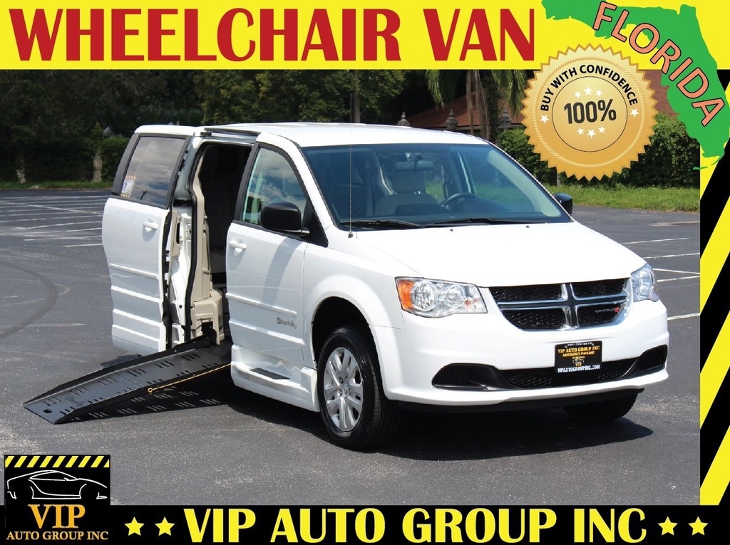 2017 Dodge Grand Caravan SE Plus Mini-Van