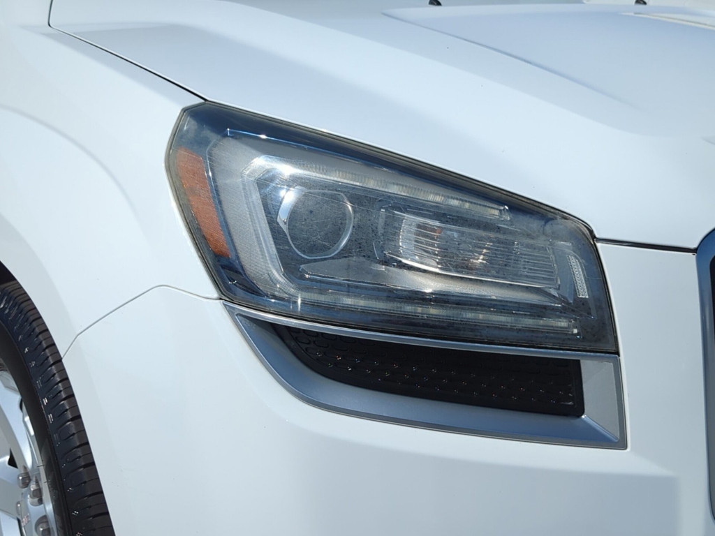 2016 GMC Acadia SLE photo