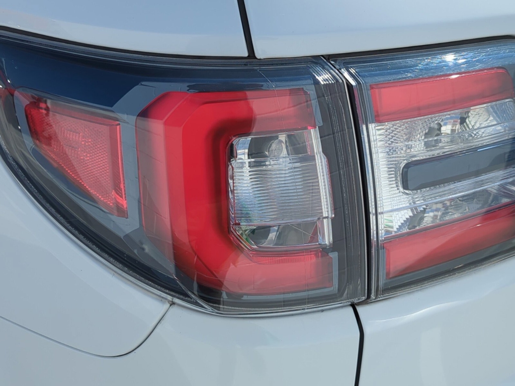 2016 GMC Acadia SLE photo