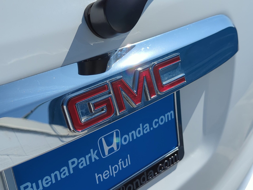 2016 GMC Acadia SLE photo