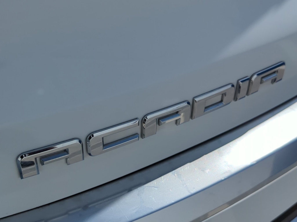 2016 GMC Acadia SLE photo