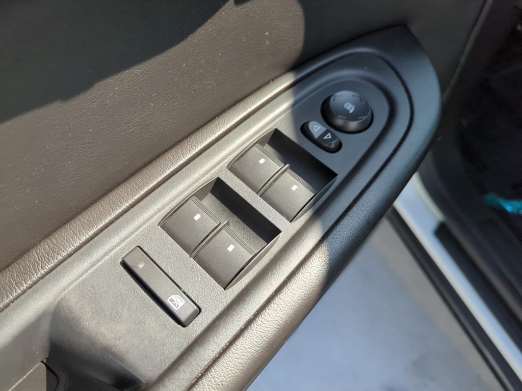 2016 GMC Acadia SLE photo