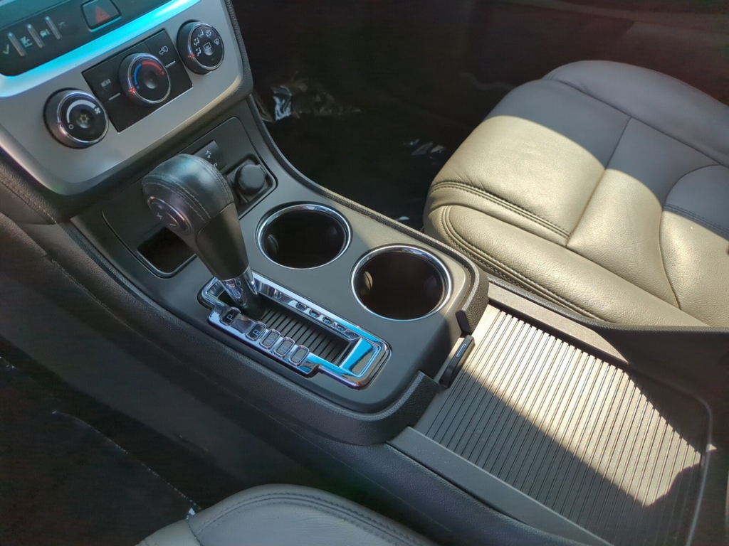 2016 GMC Acadia SLE photo