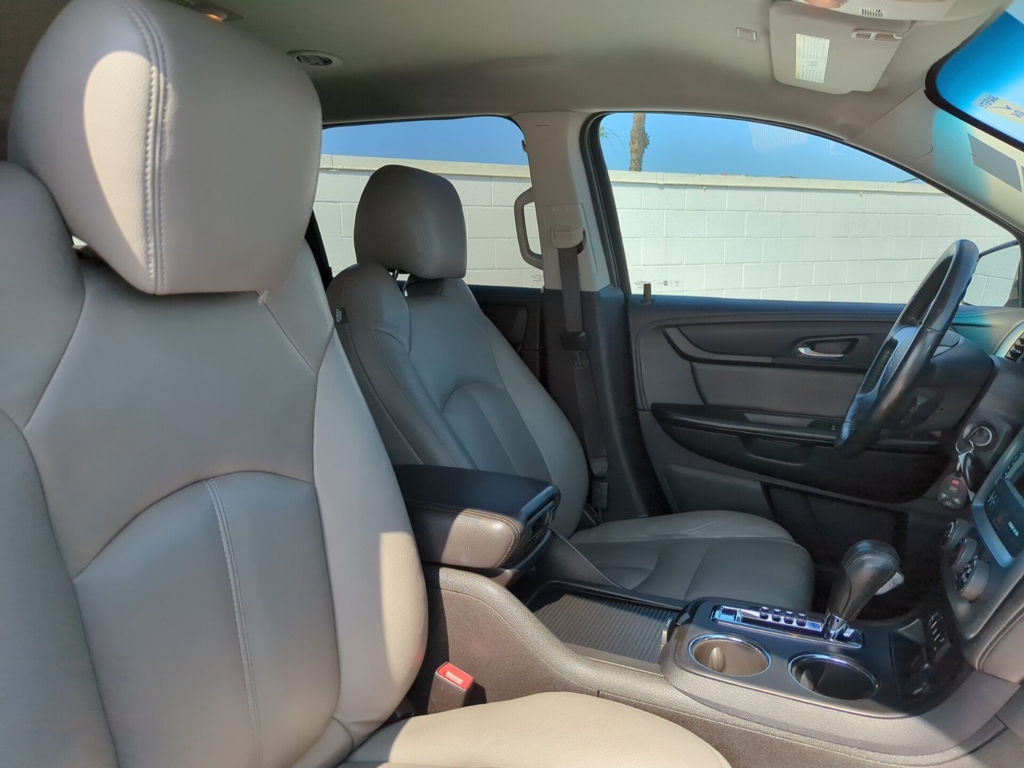 2016 GMC Acadia SLE photo