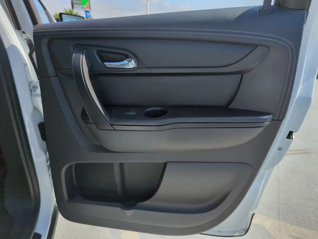 2016 GMC Acadia SLE photo
