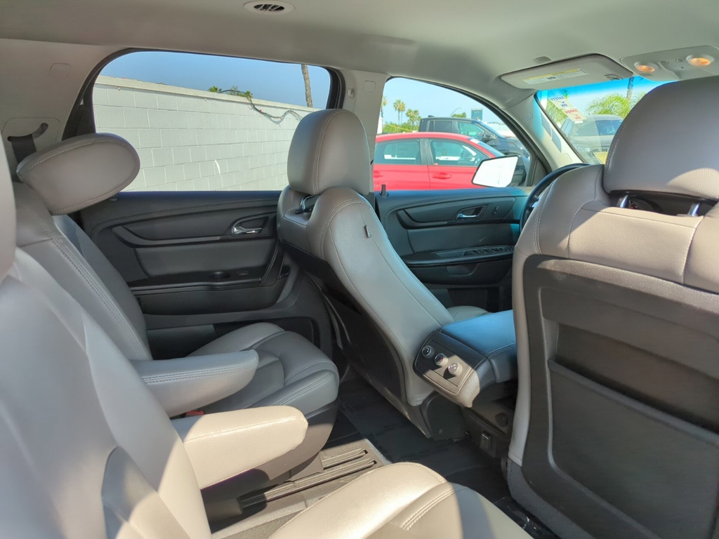 2016 GMC Acadia SLE photo