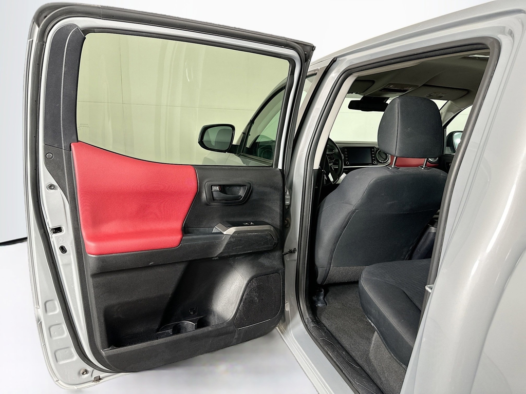 2021 Toyota Tacoma SR5 photo