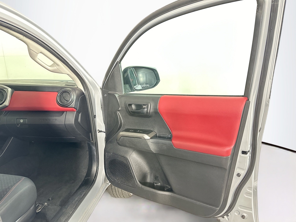 2021 Toyota Tacoma SR5 photo