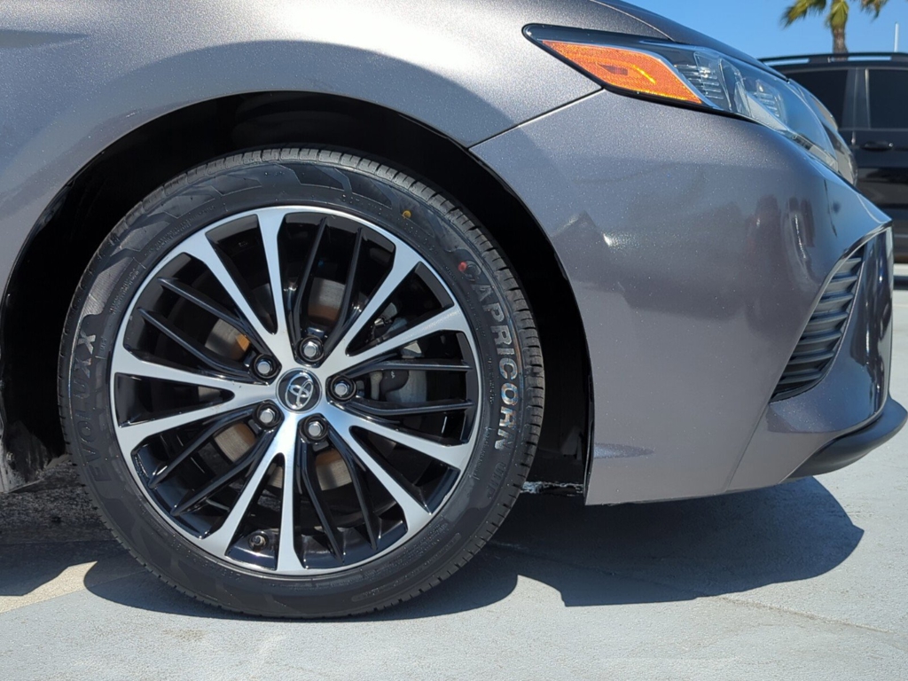 2019 Toyota Camry LE photo