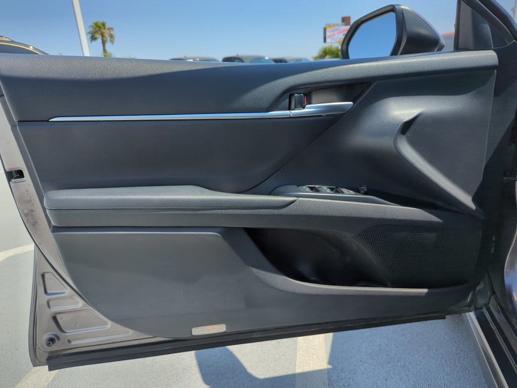 2019 Toyota Camry LE photo