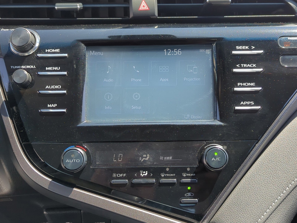 2019 Toyota Camry LE photo