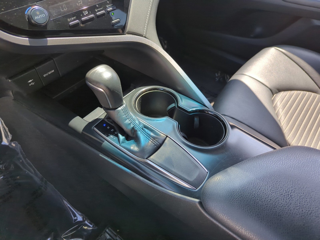 2019 Toyota Camry LE photo