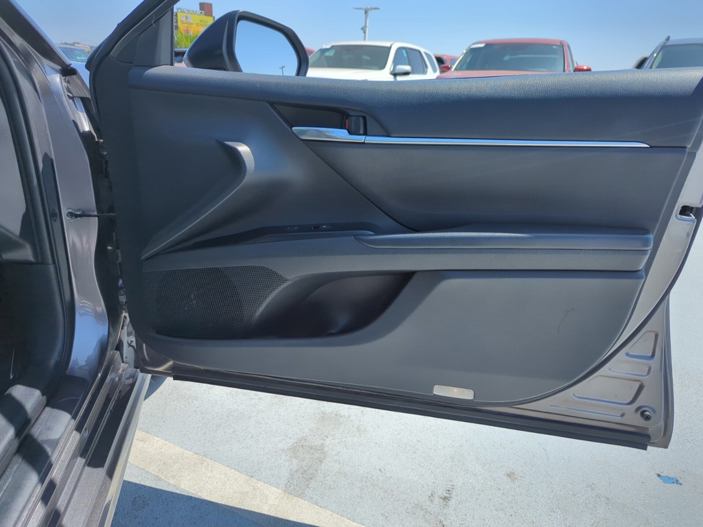 2019 Toyota Camry LE photo