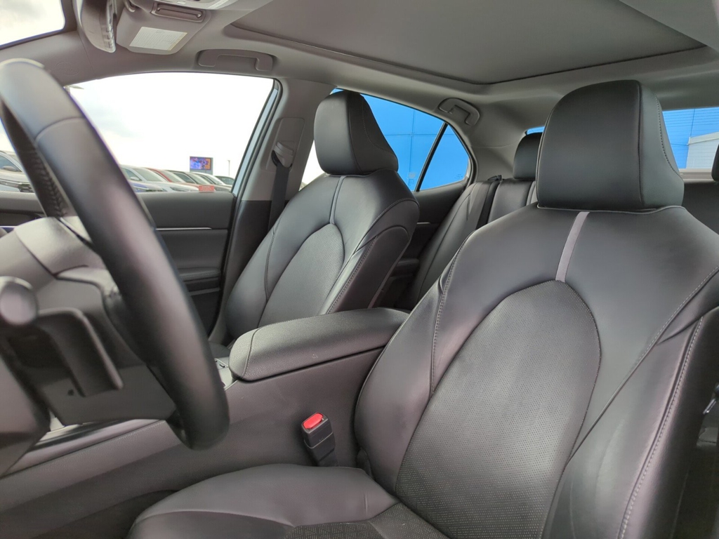 2020 Toyota Camry XSE photo