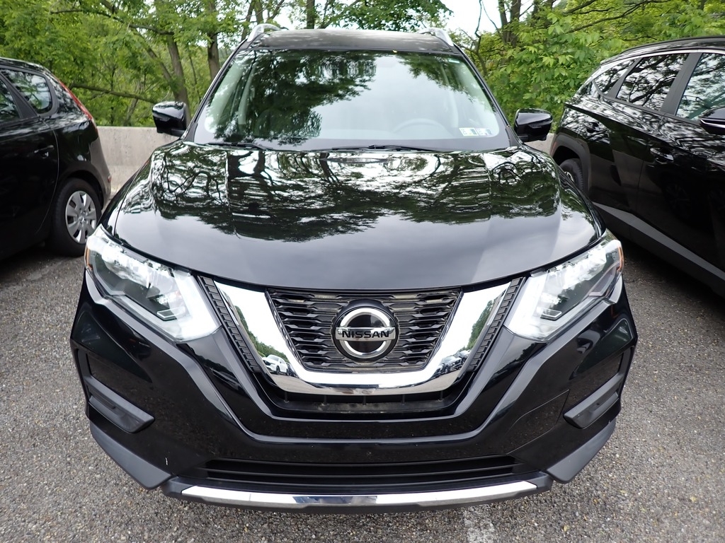2020 Nissan Rogue SV photo