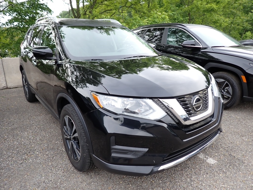 2020 Nissan Rogue SV photo