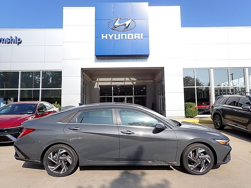 2025 Hyundai Elantra Limited