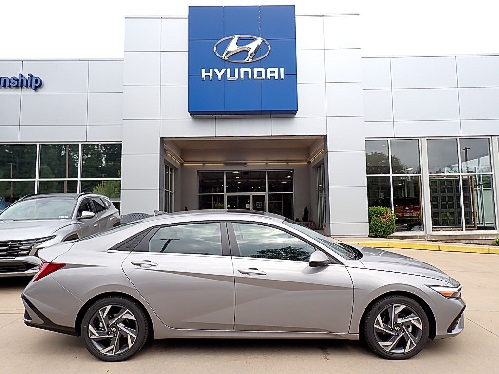 2025 Hyundai Elantra Limited