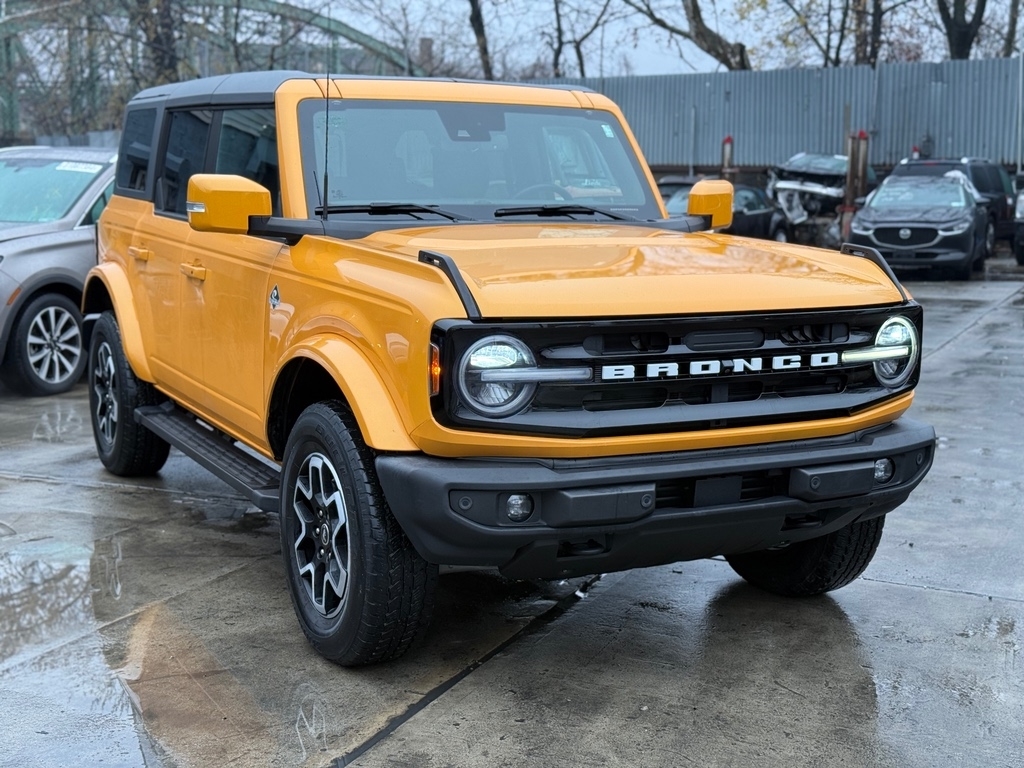 Used 2022 Ford Bronco 4-Door Outer Banks with VIN 1FMDE5BH4NLB20663 for sale in Paterson, NJ