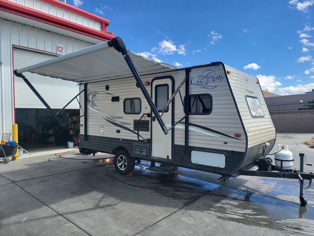 2017 Coachmen Clipper Ultra-Lite 17BH