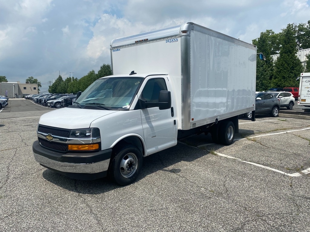 2023 Chevrolet Express Work Van 2