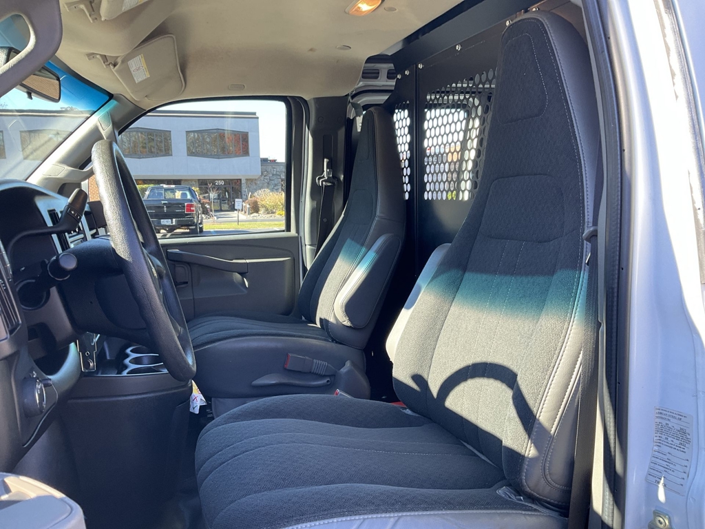 2022 Chevrolet Express Work Van 19