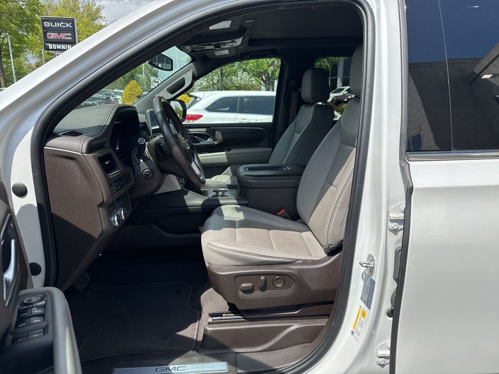2022 GMC Yukon XL SLT photo