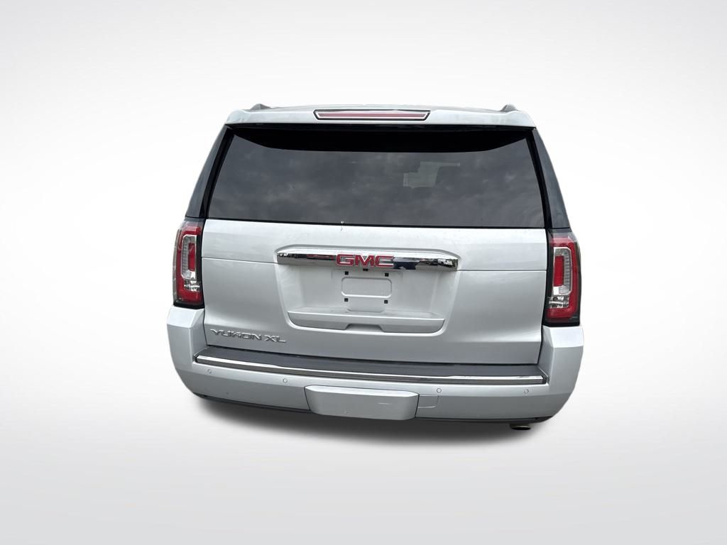 2018 GMC Yukon XL Denali photo