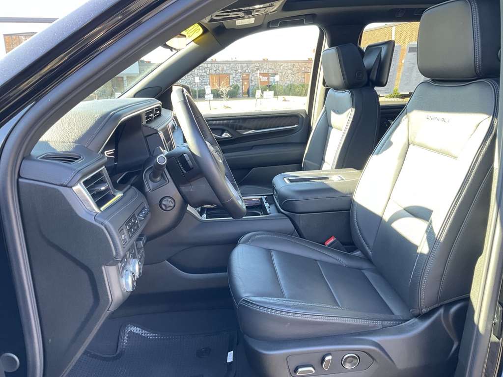 2023 GMC Yukon XL Denali 19