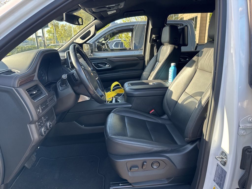 2021 Chevrolet Suburban LT photo