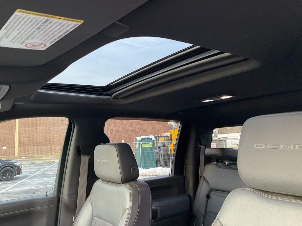 2022 GMC Sierra 2500HD Denali photo