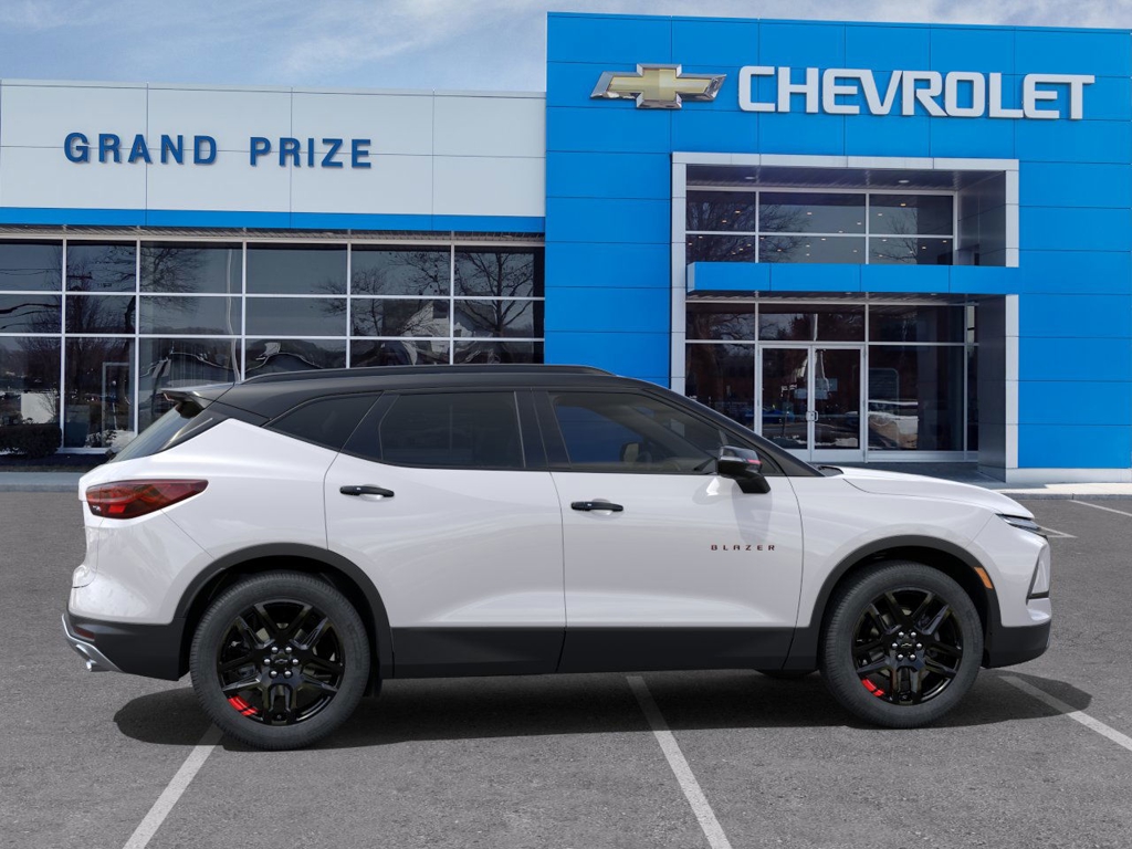 2025 Chevrolet Blazer LT photo