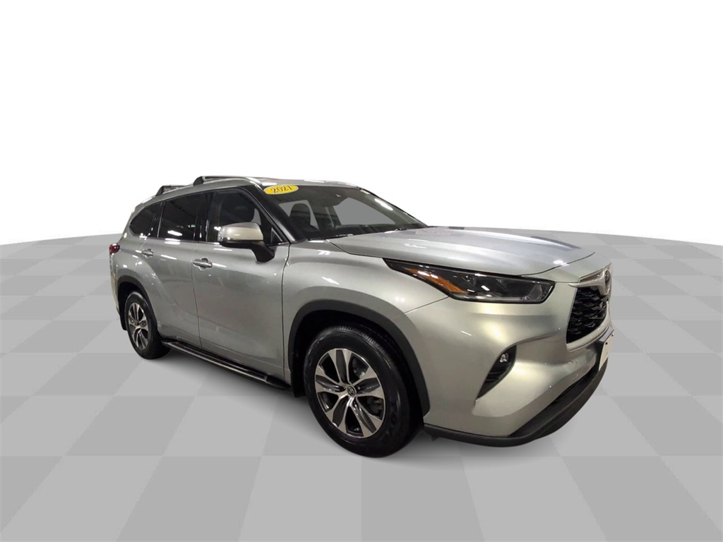 2021 Toyota Highlander XLE 2