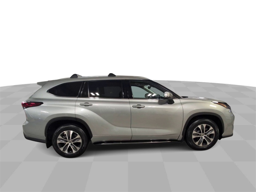 2021 Toyota Highlander XLE 9