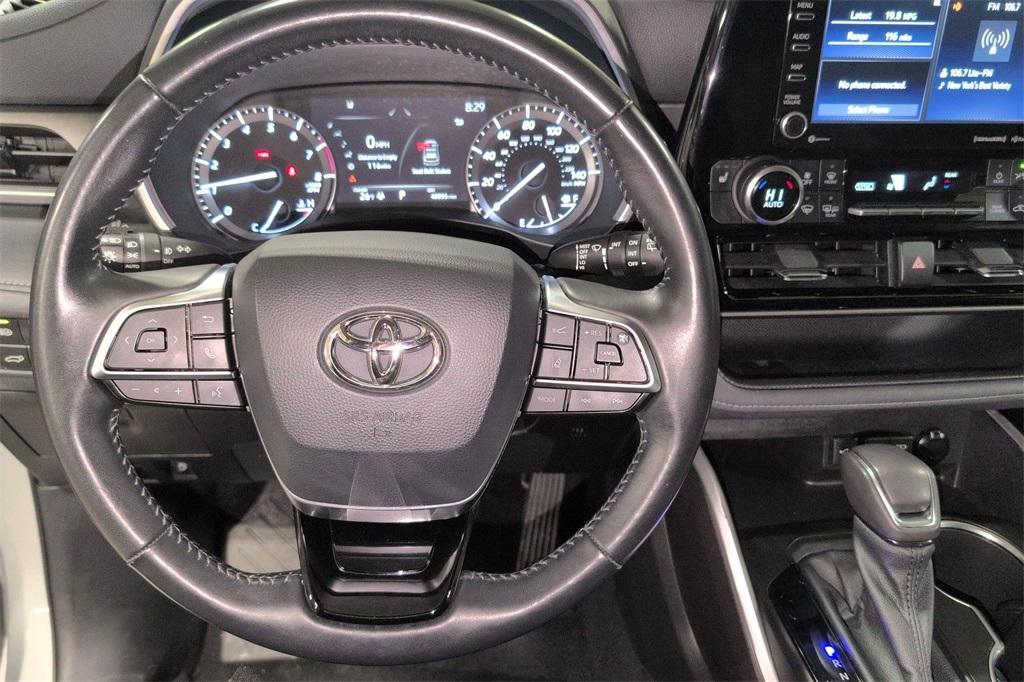 2021 Toyota Highlander XLE 22